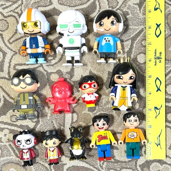 13 Ryan’s World: Space Pilot, White Robot, Gamer, 2 Princes, Shelldon Dragon +7 - Picture 3 of 4